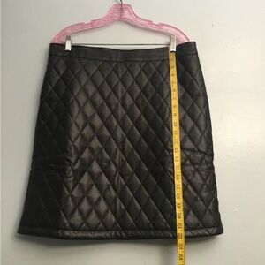 GIULIANA Chic Black Quilted Knee-Length Pencil Skirt